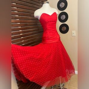 1980s Vintage Red Polka Dot Tulle Strapless Prom Dance Holiday Dress